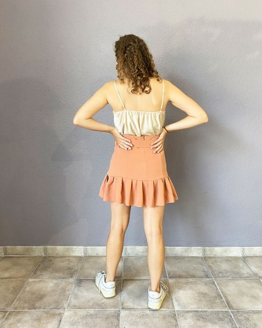 Mini falda con volante rosa cálido