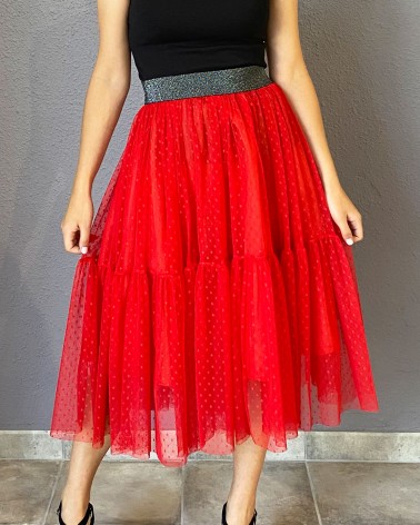 Falda roja de tul con textura plumeti
