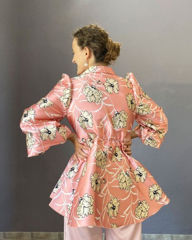 Chaqueta kimono estampado con flor de almendro y manga abullonada           LAC6401c