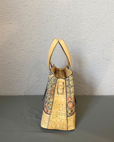 Bolso de mano estampado étnico con base de corcho natural y asas beige