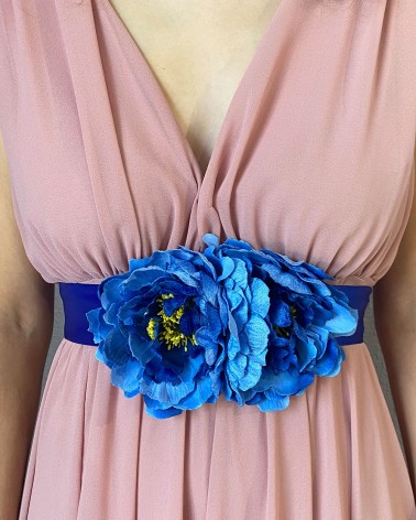 Cinturón de raso con flores azul